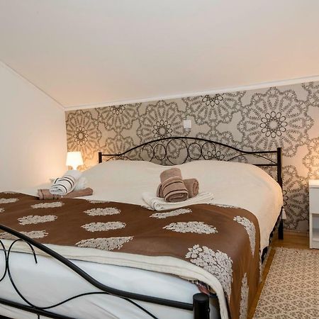 Apartmani Godinić Palit Exterior foto