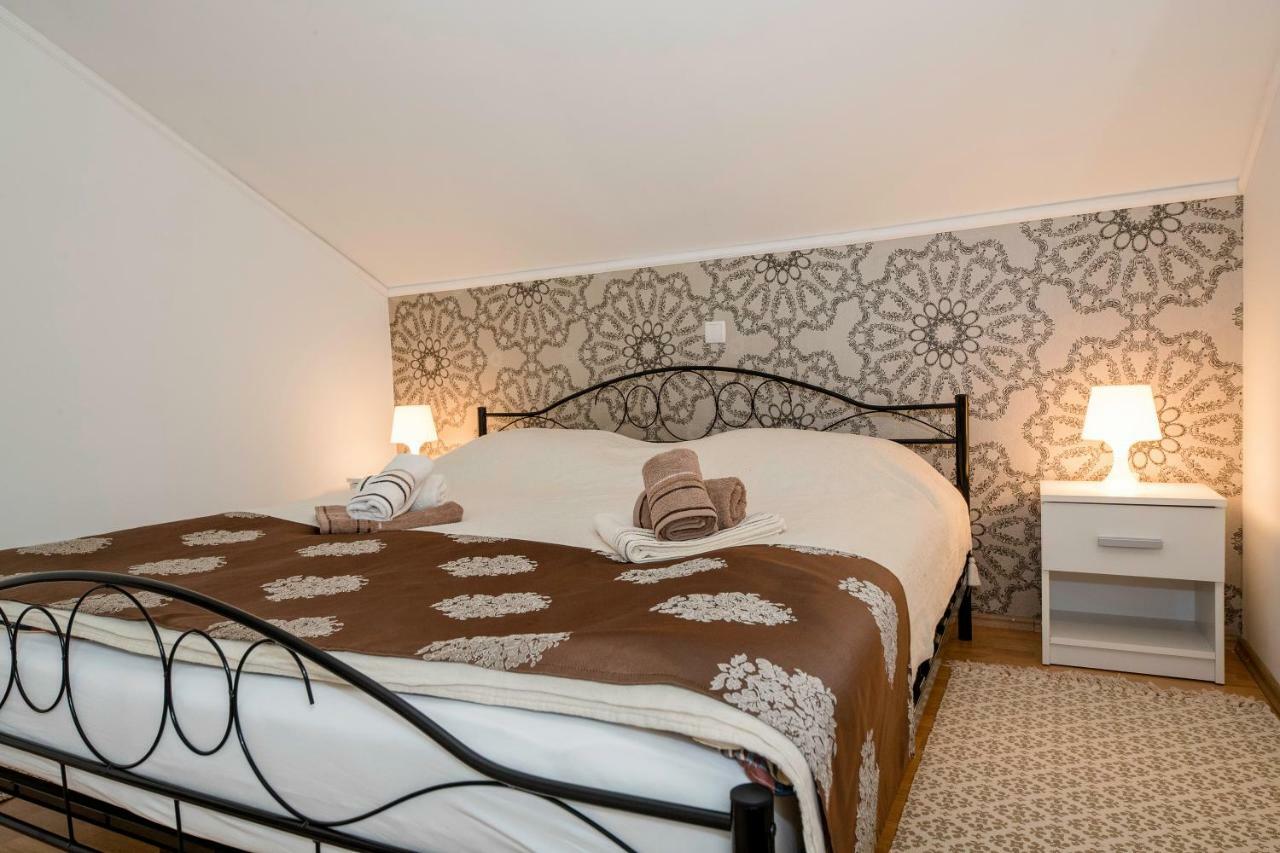 Apartmani Godinić Palit Exterior foto