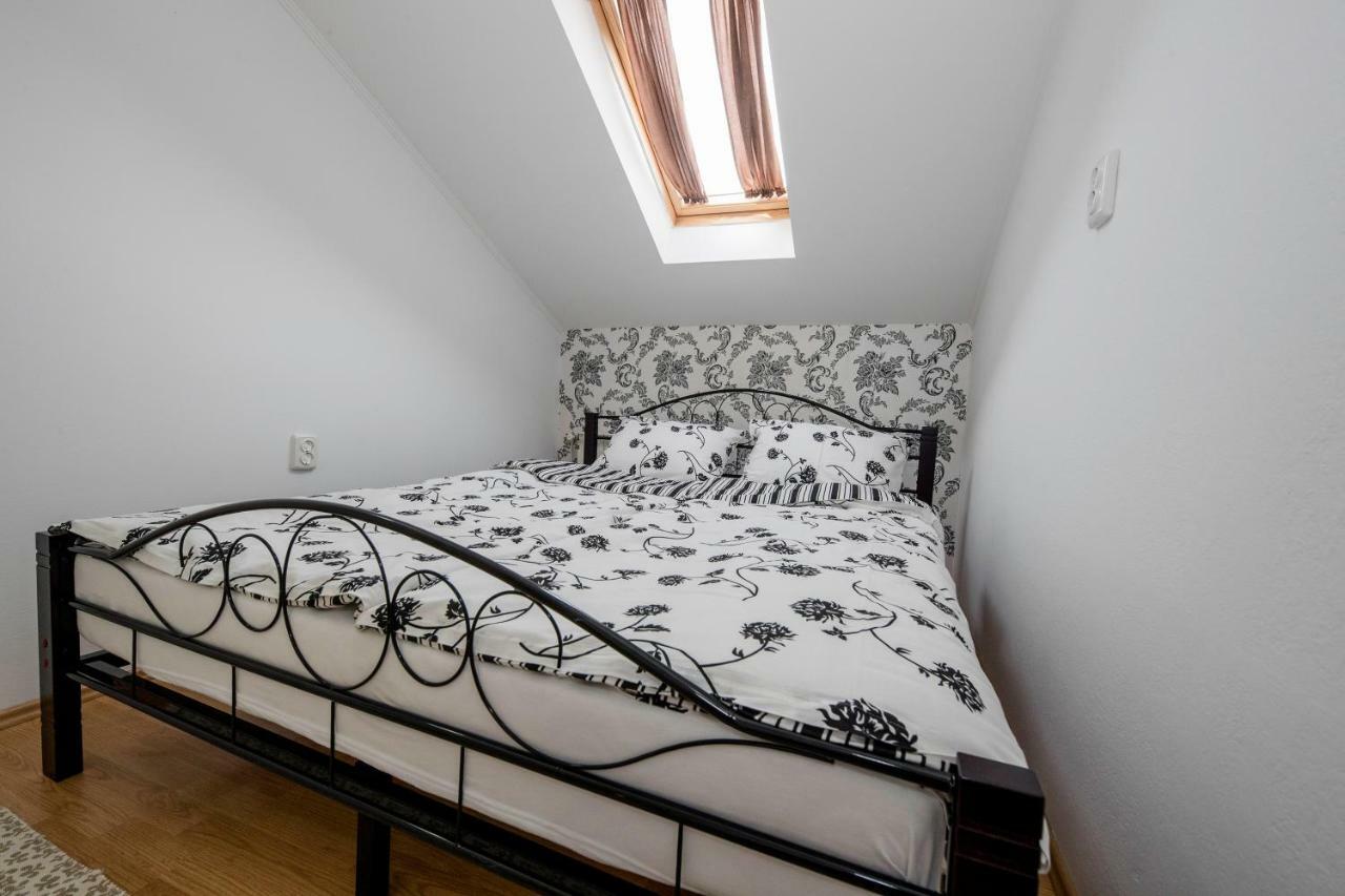 Apartmani Godinić Palit Exterior foto