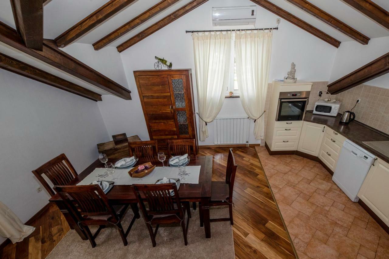 Apartmani Godinić Palit Exterior foto