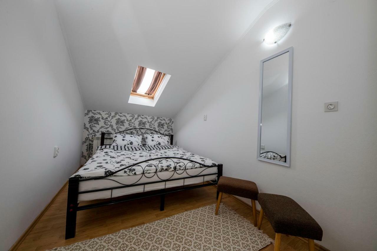 Apartmani Godinić Palit Exterior foto