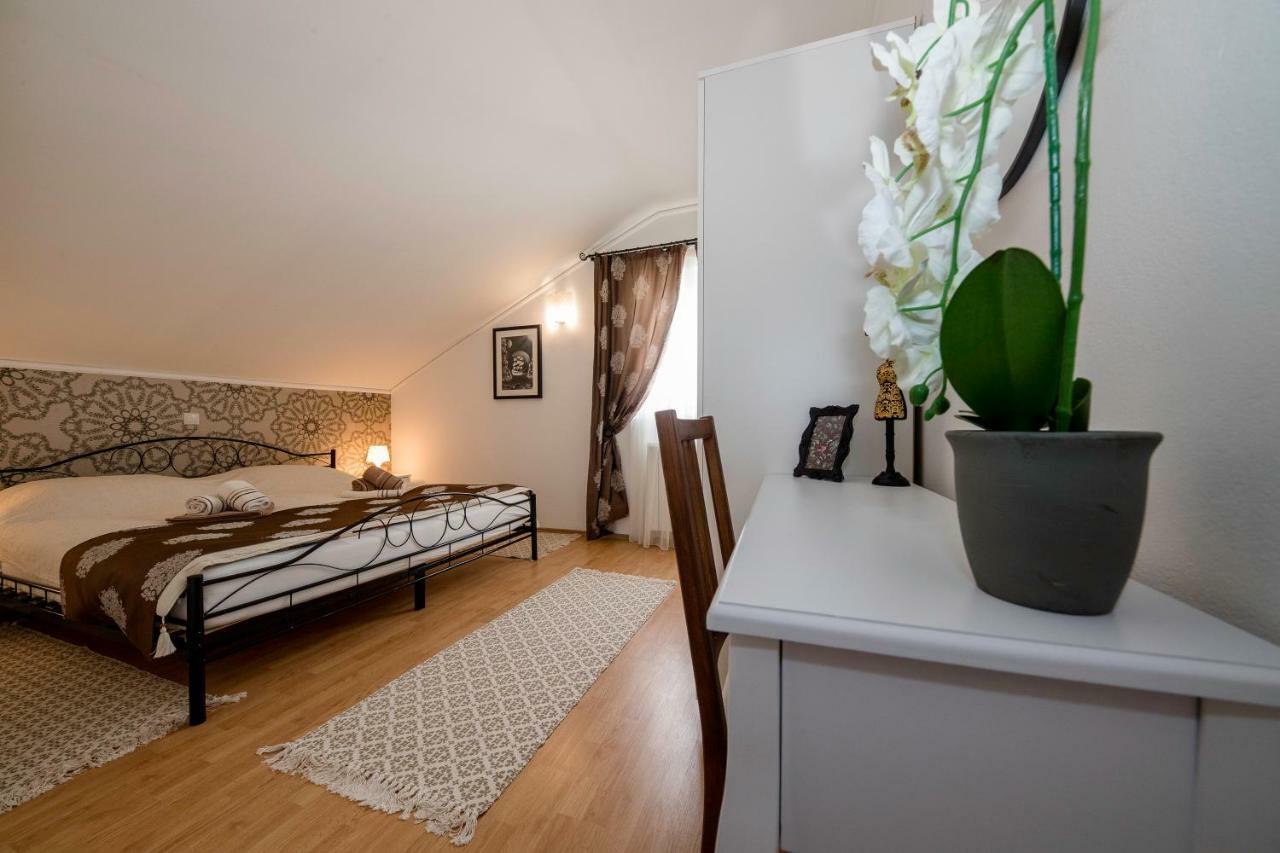 Apartmani Godinić Palit Exterior foto